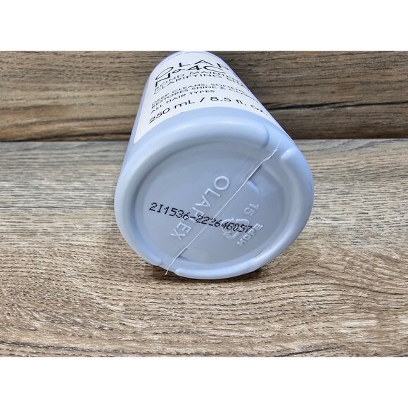 Olaplex No. 4C Bond Maintenance Clarifying Shampoo Deep Clean 8.5oz - Picture 5 of 5